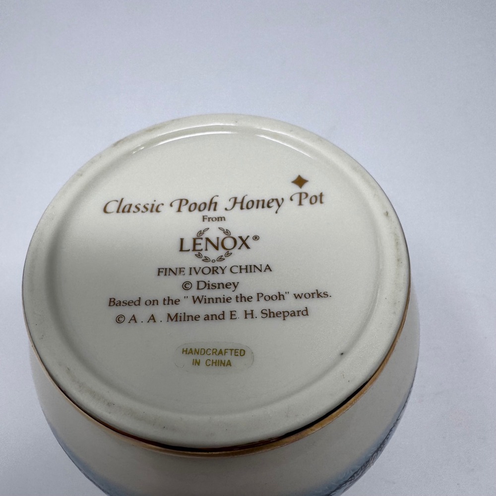 Lenox Disney Classic Pooh Honey Pot Fine Ivory China with Bee Dipper Gold Trim - Picture 8 of 13